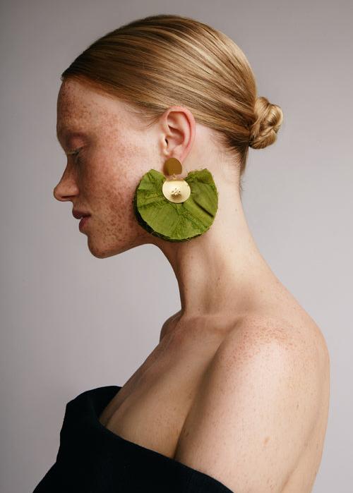 Mini silky Fan Olive Green Earring