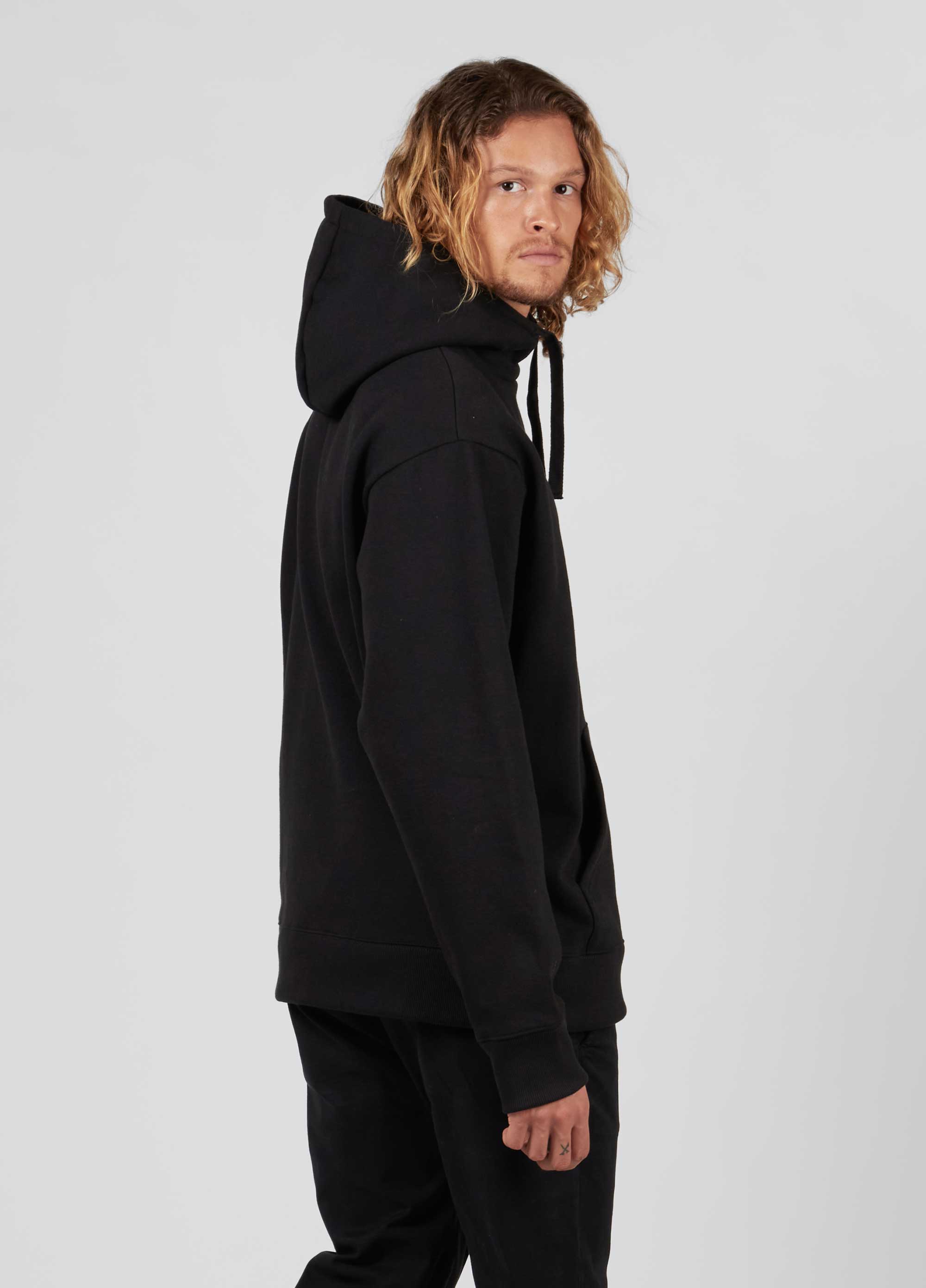 OSKLEN-SWEATSHIRT-OVER BLACK SWEATSHIRT-JUST BRAZIL